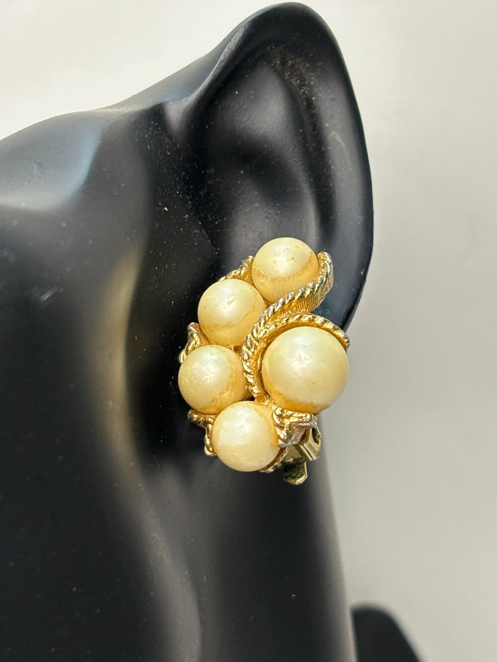 Vintage Faux Pearl Cluster Gold Tone Clip On Earrings Costume Jewelry